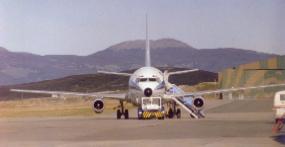 Boeing 737 - LV-LIW de Aerol?eas Argentinas en Ushuaia.